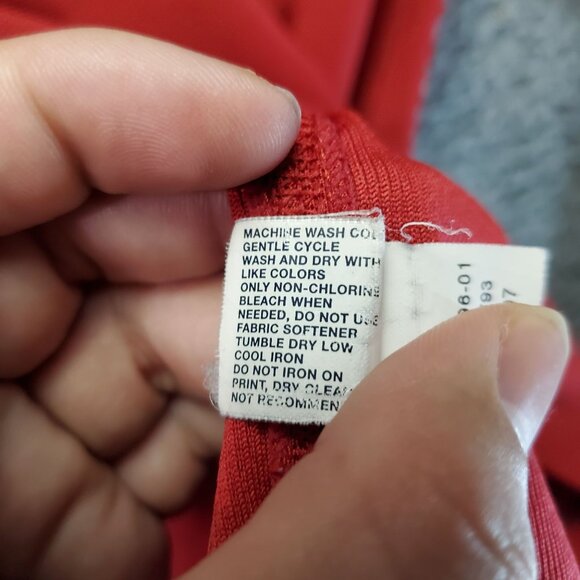 GAP Top Womens Large Red Athletic Fit Lightweight Nylon Long Sleeve Hoodie - Picture 5 of 9